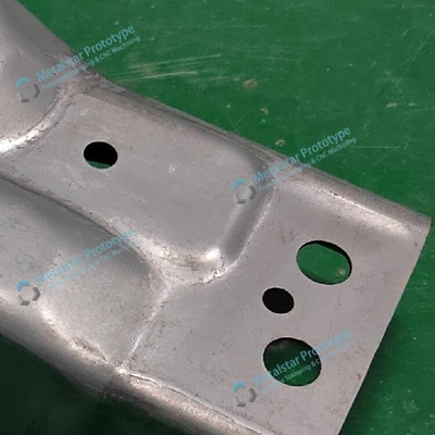 2.0mm SAPH590-P स्टील प्रोटोटाइप ऑटोमोबाइल के लिए धातु मुद्रांकन
